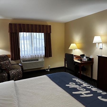 Days Inn By Wyndham Imlay City Ngoại thất bức ảnh