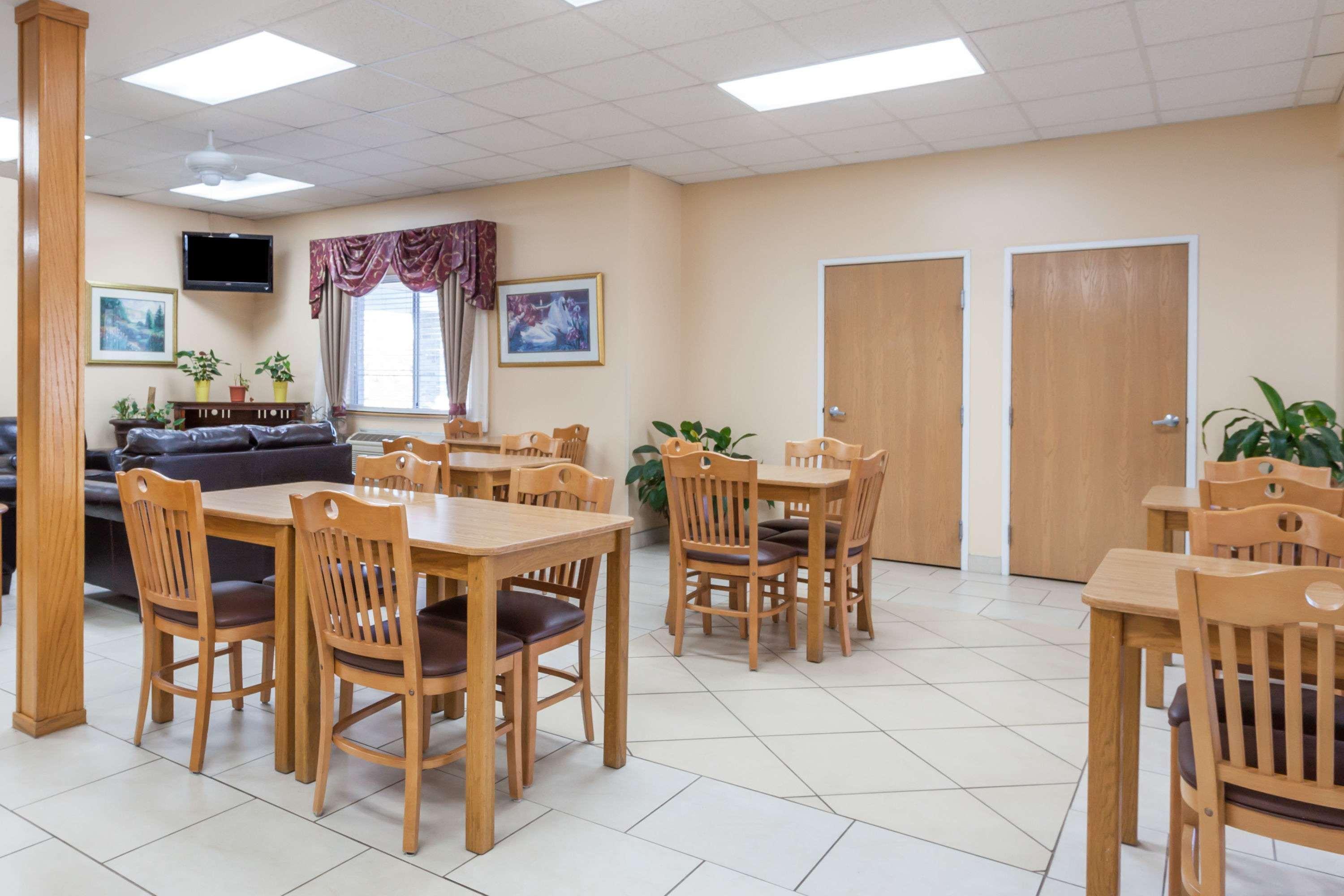 Days Inn By Wyndham Imlay City Ngoại thất bức ảnh