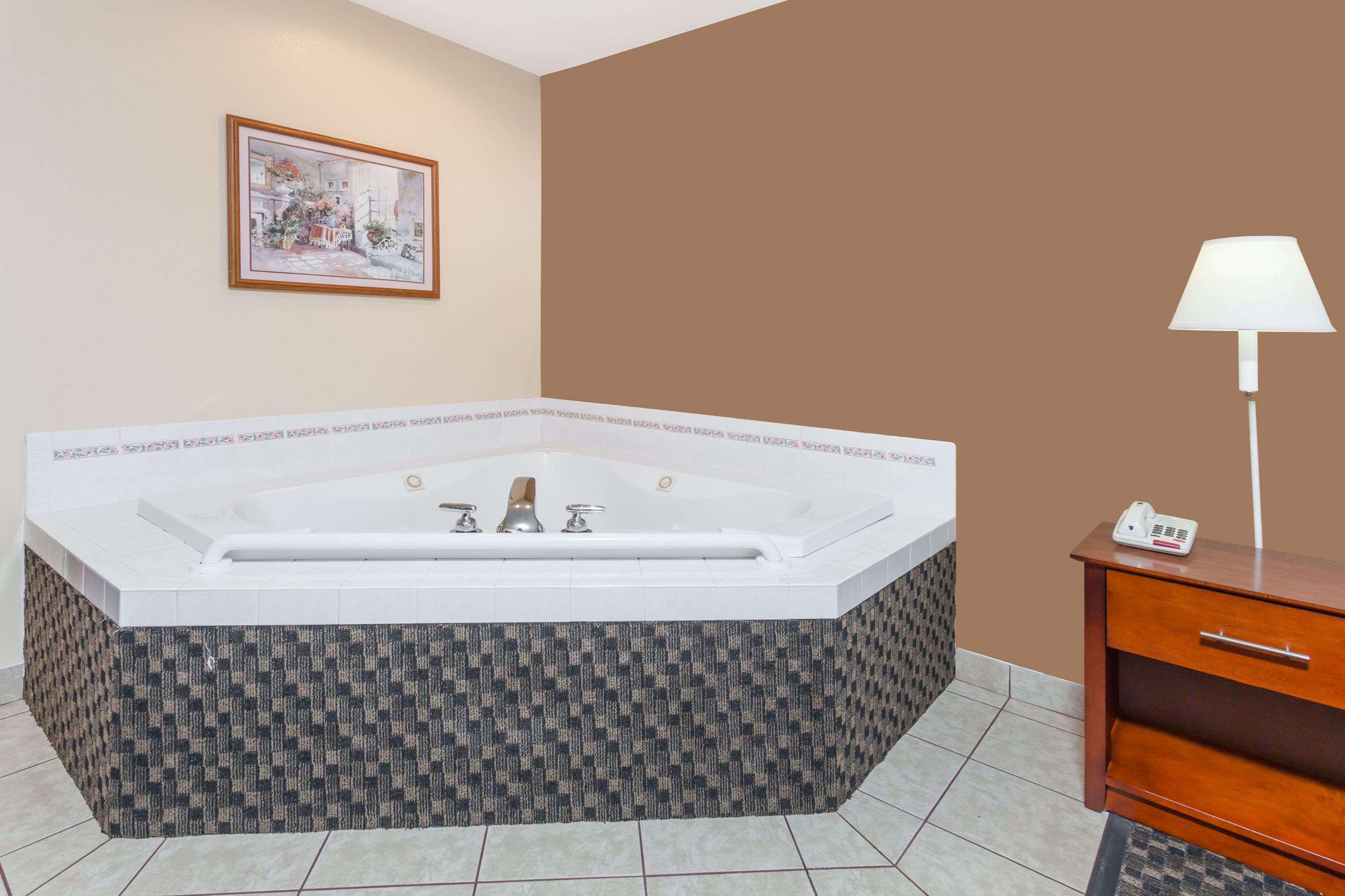 Days Inn By Wyndham Imlay City Ngoại thất bức ảnh