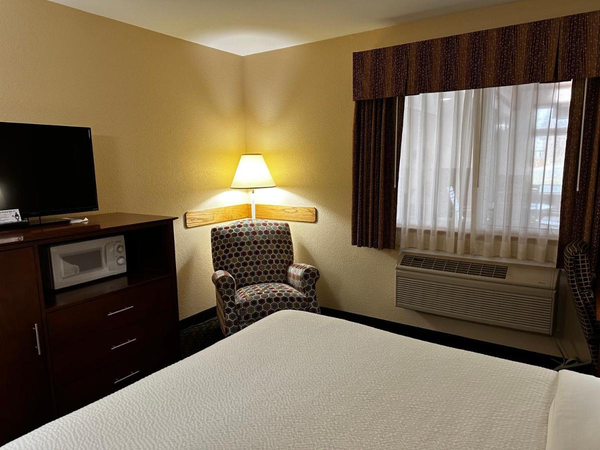 Days Inn By Wyndham Imlay City Ngoại thất bức ảnh
