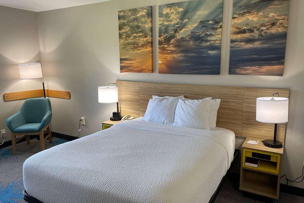 Days Inn By Wyndham Imlay City Phòng bức ảnh