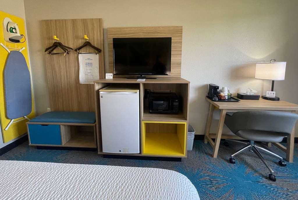 Days Inn By Wyndham Imlay City Phòng bức ảnh